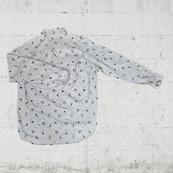 Duluth Light Gray Llama Alpaca Print Christmas Casual Button Down Size Medium - Picture 9 of 10